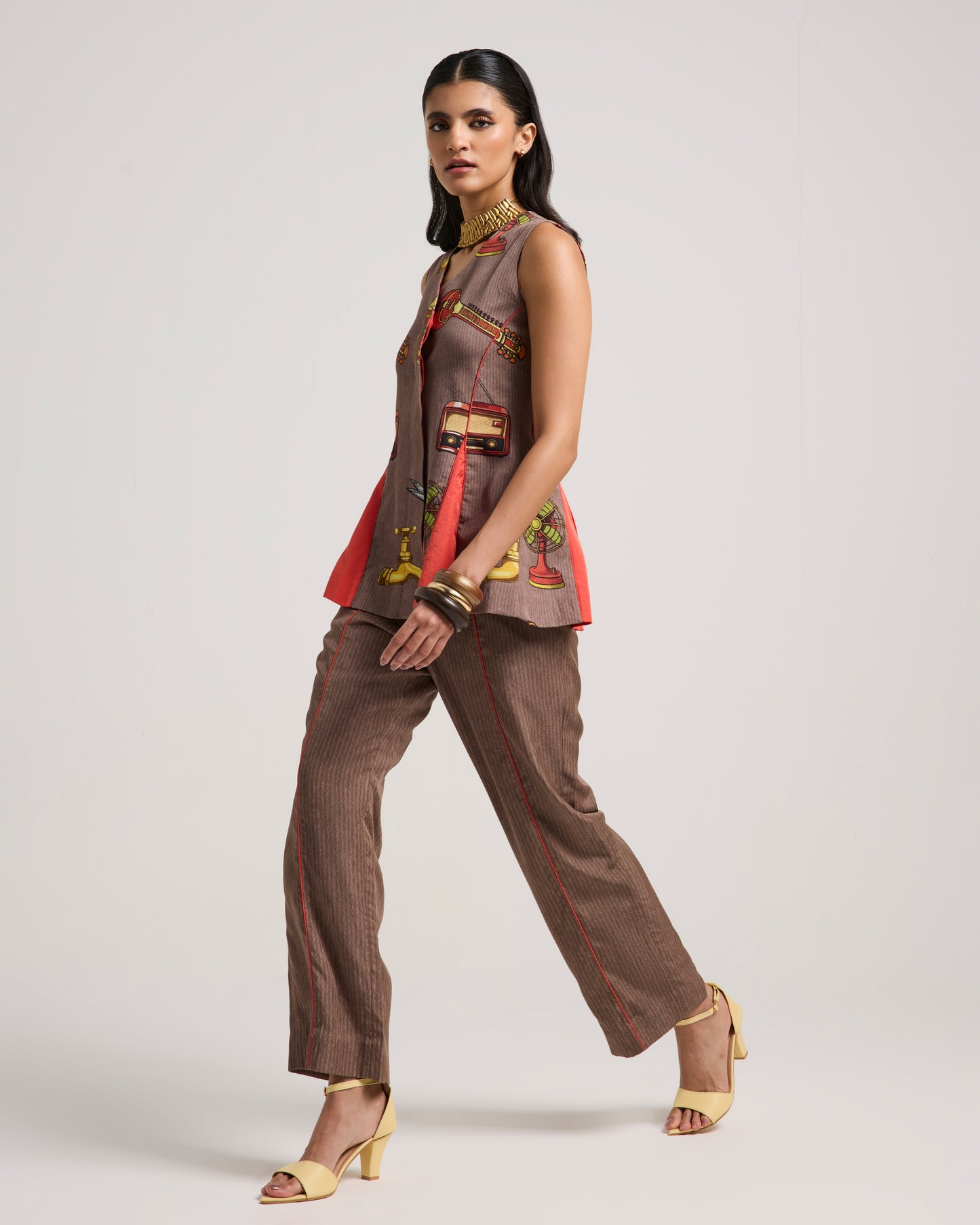 Rozaana Vest